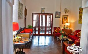 Kandy Inn Madugalle'S Family Guest House